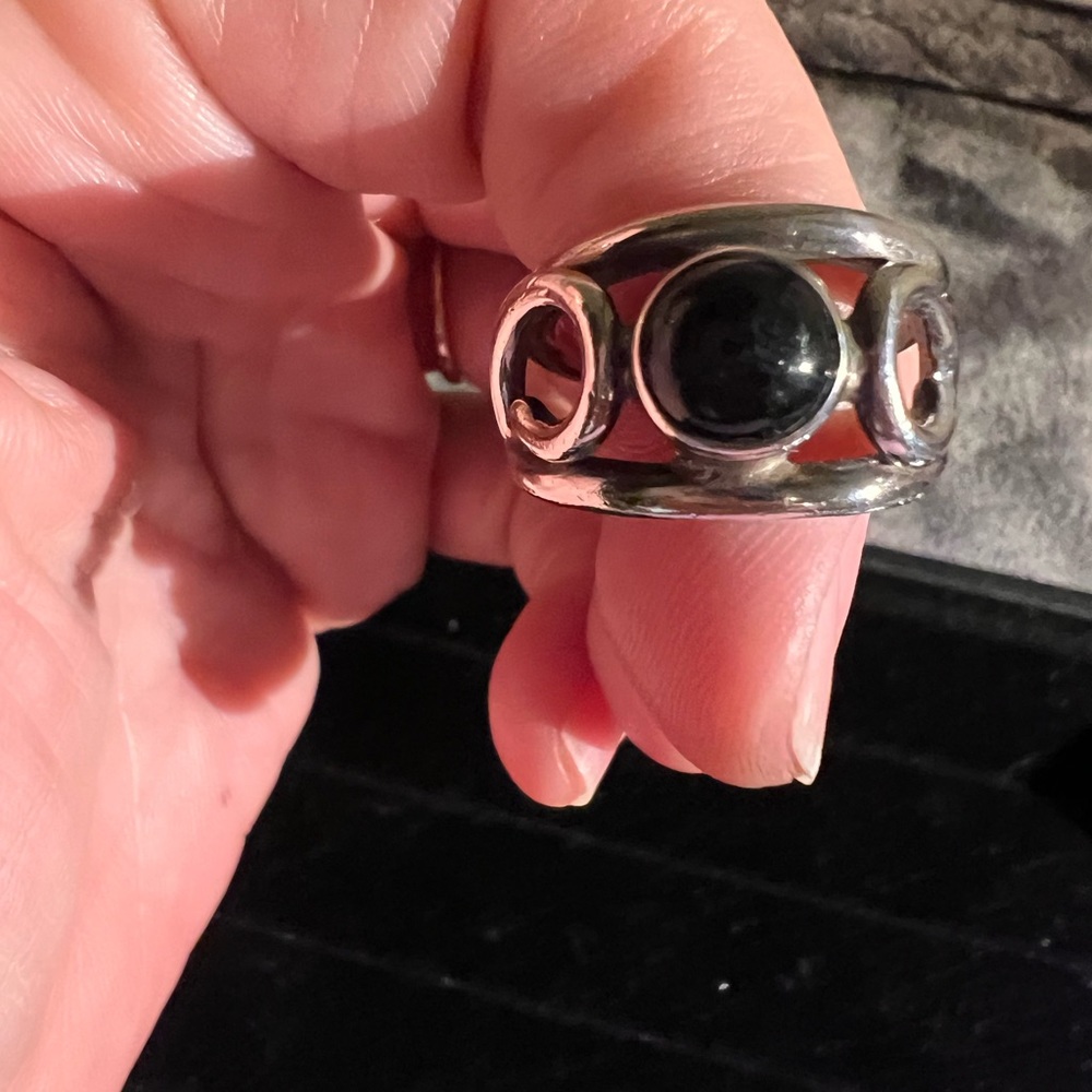 Sterling Silver Ring with Black Onyx Stone - Size 7 - Great condition